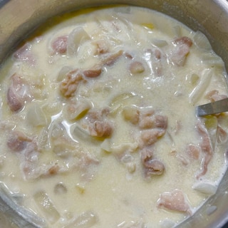 豚肉と玉ねぎのミルクスープ